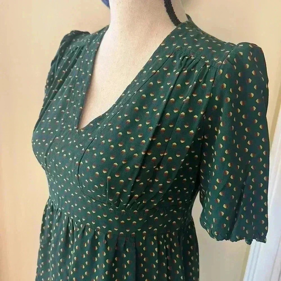 Vintage | Green Patterned Tiered Shirt Sleeve Midi Dress - Picture 3 of 8